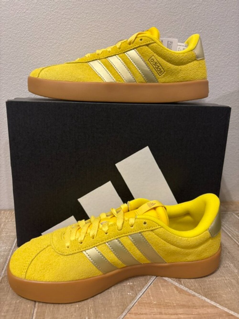 NEW Adidas VL Court 3.0 Sneakers Yellow Gold Metallic Women Multiple Sizes - Picture 5 of 6